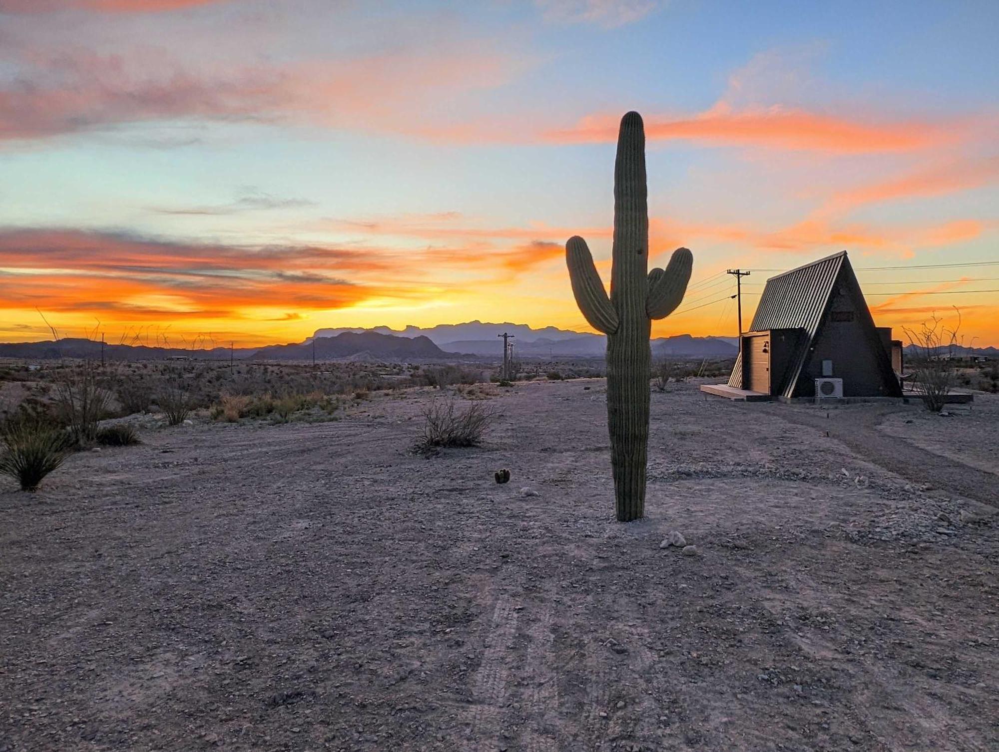 Stardust Luxury Cottage With Loft & A Great View Terlingua Kültér fotó